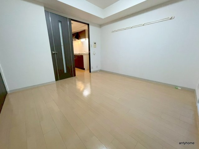 パークフラッツ野田阪神駅前　仲介手数料無料の居間・リビング