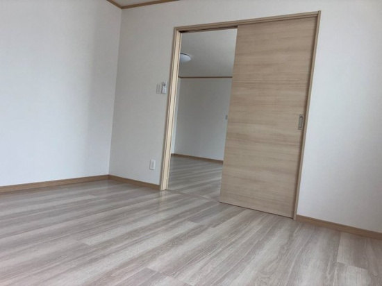 北見市美山町西５丁目４７番地８１　新築平屋建の洋室
