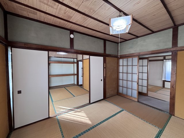 横須賀市鷹取戸建の和室|和室がひろがる居住スペース