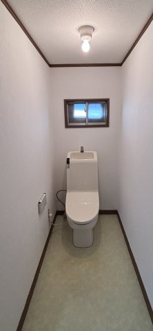 横須賀市鷹取戸建のトイレ|1階