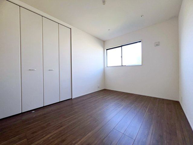 吉田町住吉9期／の洋室