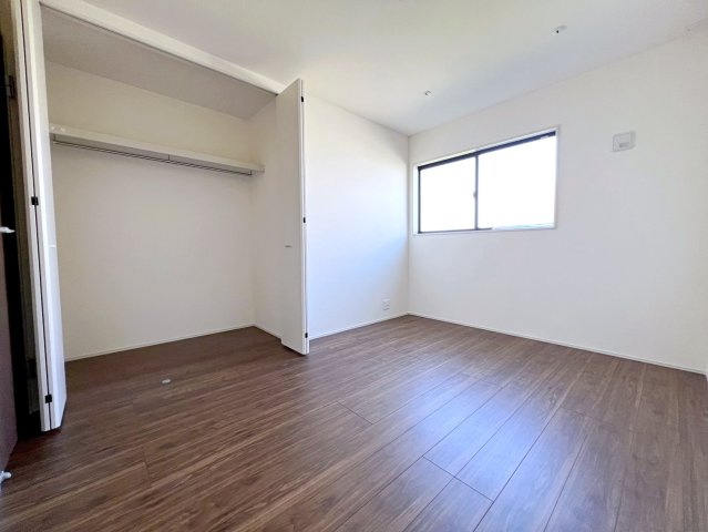吉田町住吉9期／の洋室