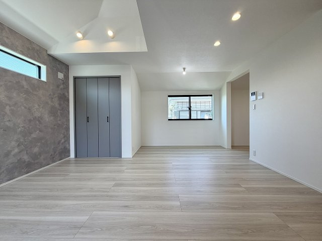 板橋区西台1丁目　制震装置×ロフト　省エネ住宅　全2棟の居間・リビング