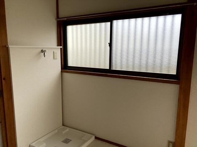 同間取りの別室の室内写真です