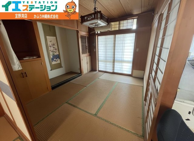 伊祖３丁目収益物件（事務所兼住宅）の和室|※画像はAI処理により家具を消去しています。