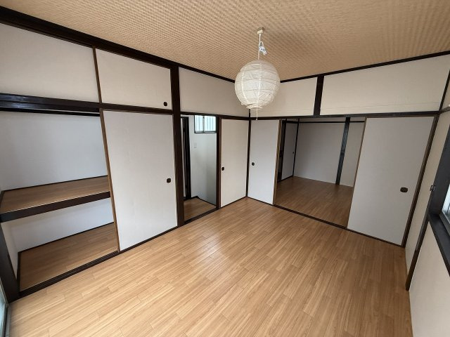 東中戸建の居間・リビング