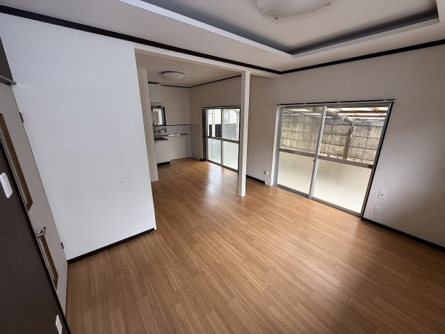東中戸建の居間・リビング