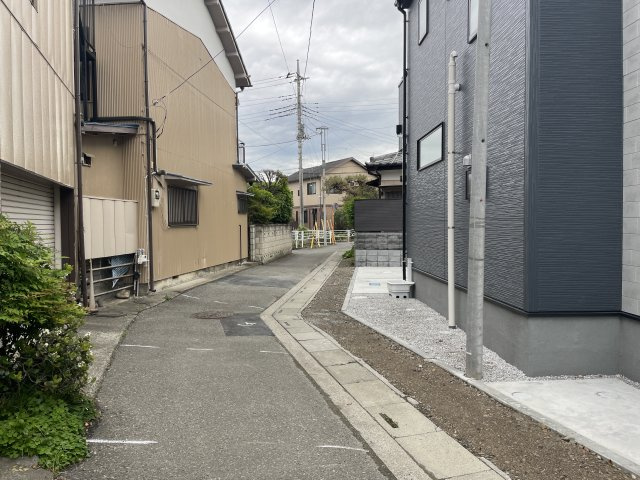 【前面道路含む現地写真】 | 熊谷市箱田第7  Livele Garden.s　新築戸建　全1棟　1号棟