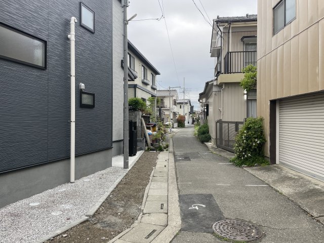 【前面道路含む現地写真】 | 熊谷市箱田第7  Livele Garden.s　新築戸建　全1棟　1号棟