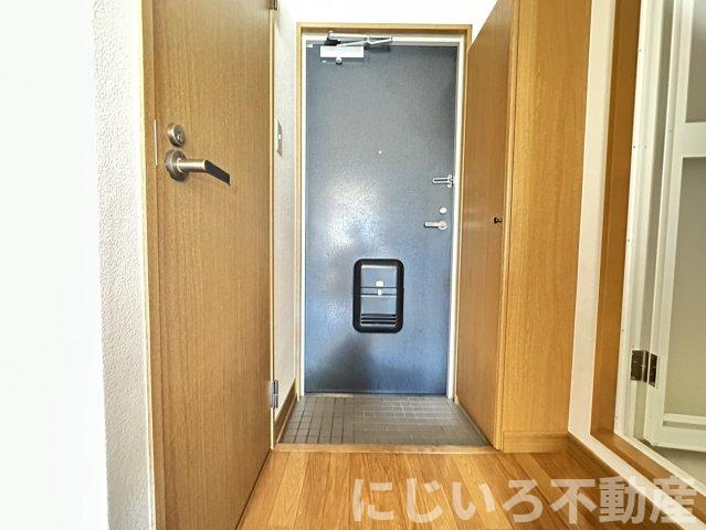 ビクトリーハイツ新港の玄関