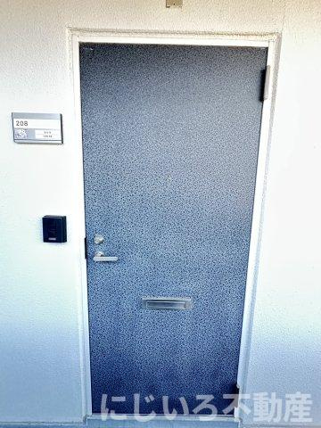ビクトリーハイツ新港の玄関