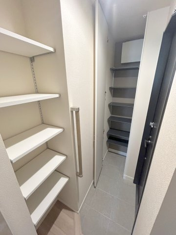ドエル南青山の玄関|★シューズクローク★