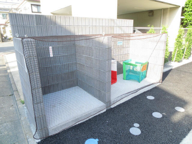 ごみ捨て場