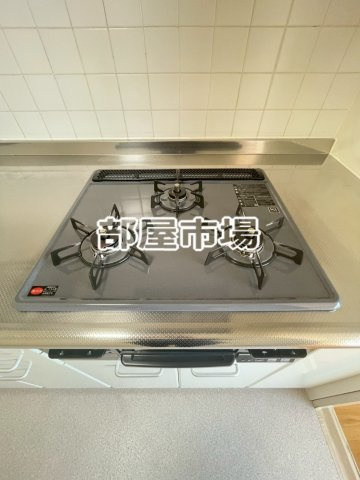サンリヴァ隅田のキッチン|3口コンロ