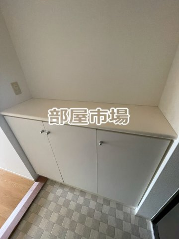 サンリヴァ隅田の玄関|シューズボックス