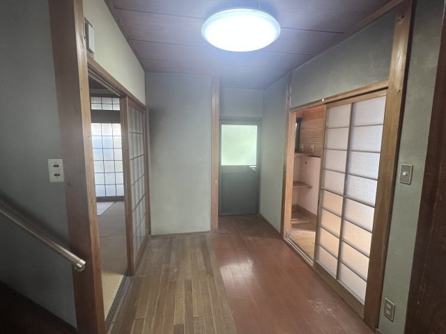 津山口中古住宅2階建　5DK＋離れ＋倉庫の内装|廊下