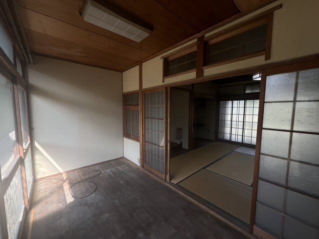津山口中古住宅2階建　5DK＋離れ＋倉庫の内装|広縁