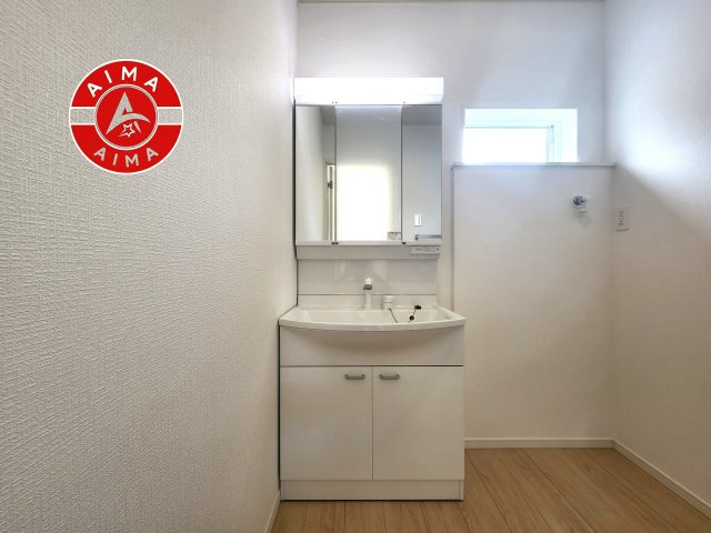 那珂川市片縄西5丁目第1-1棟（1号棟）の独立洗面台|洗面所は小さなプライベートスペース。歯磨き、洗顔と毎日施す個人空間。
