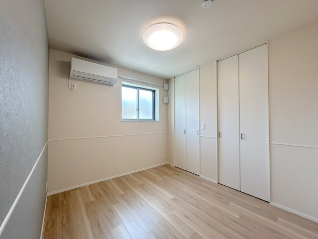 ドエル南青山の子供部屋|★明るいフローリングの角部屋です★