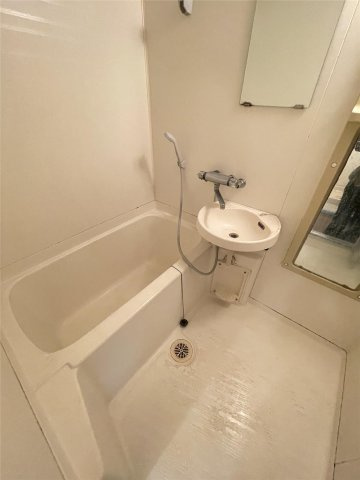 アザレアハイツ江﨑の浴室