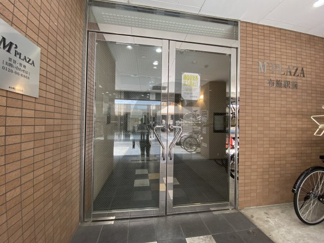 エムプラザ布施駅前のエントランス