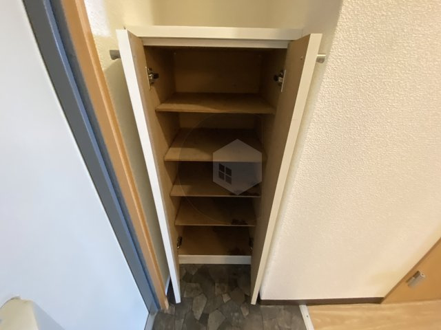 エムプラザ布施駅前の収納