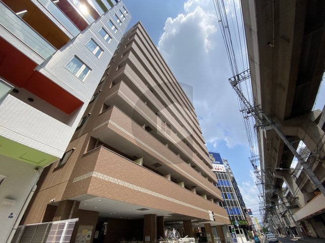 エムプラザ布施駅前の外観