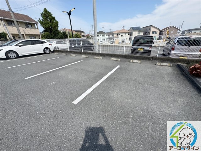 ファミールモノモリの駐車場|※類似写真