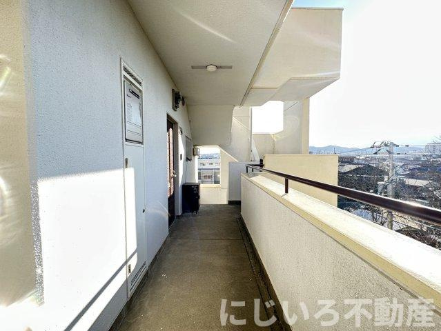 ベルヌーブ北浜ハイツのバルコニー
