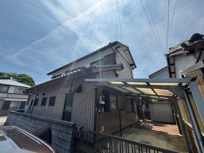 【土地60坪・庭20坪】高知市大谷　中古一戸建ての外観|陽当たり・通風良好。空を広く感じる開放的な敷地♪