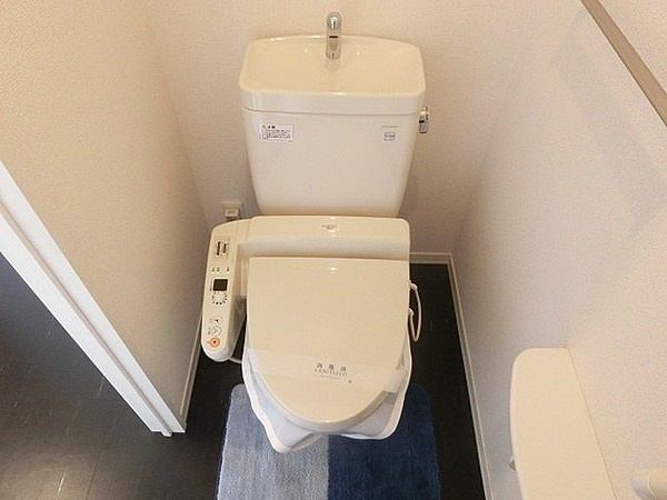 カーサミーアⅡ A棟のトイレ|落ち着いたトイレです