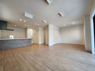 【居間・リビング】 | 立川市柏町2丁目　新築戸建　【全1棟】