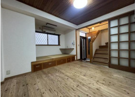 大日通4丁目戸建の居間・リビング