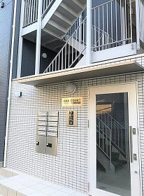オークコートのエントランス
