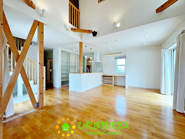 加須市三俣1丁目　中古一戸建ての居間・リビング