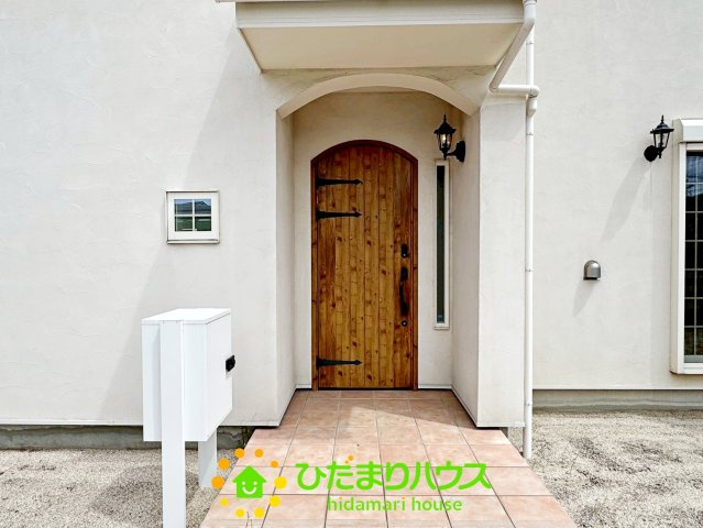 加須市三俣1丁目　中古一戸建ての玄関