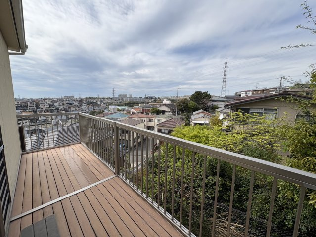 舞子坂3　中古戸建てのバルコニー
