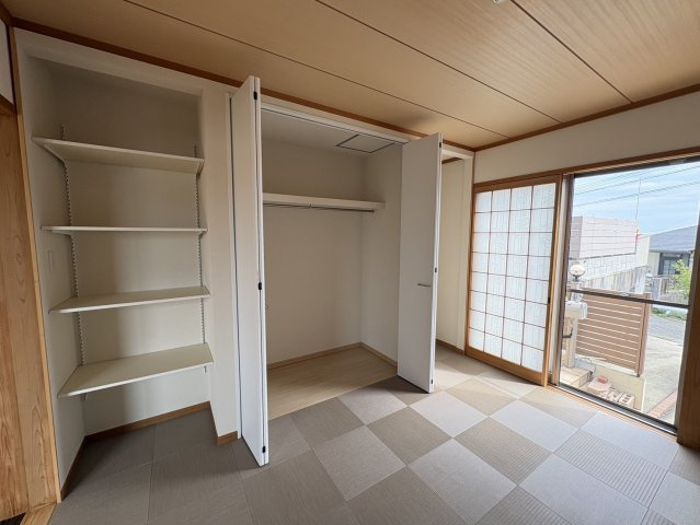 舞子坂3　中古戸建ての和室|リビングからの和室は海の風を感じるくつろぎスペースです