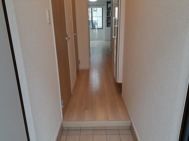 サニーヒルズⅢの玄関