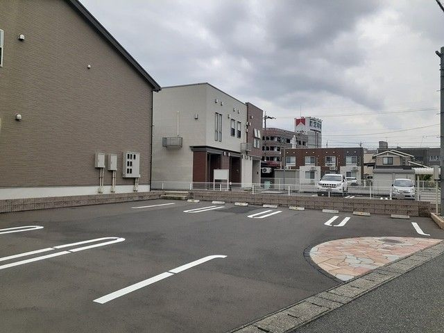 サニーヒルズⅢの駐車場