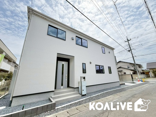 【外観】 | 高崎市上並榎町　新築住宅 | 現地ご案内ツアー開催中！早朝やお仕事帰りのご見学にもすぐ対応致します！見学ご予約はコアライブまでお気軽にお問い合わせ下さい！