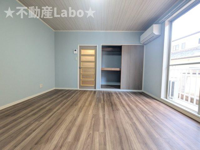 サンステージ四国大学前の洋室