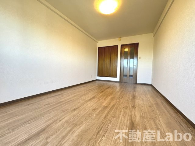 エル古川　の洋室