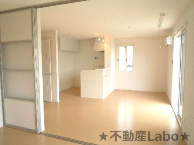 プリマクレールBの居間・リビング