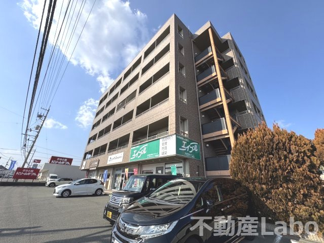 フィネス藍住の駐車場