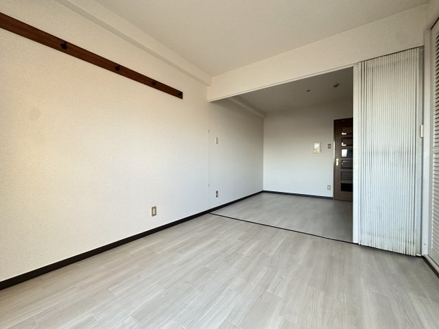 メゾンイングスあびこの洋室