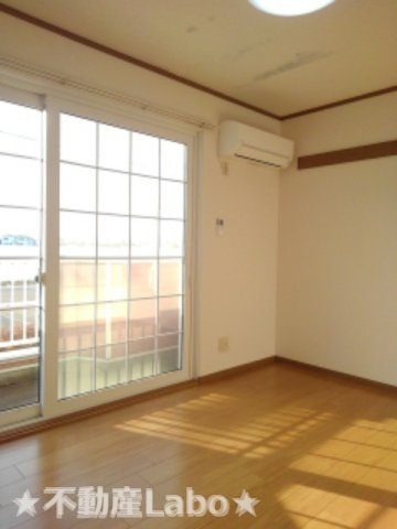 グランディ－ルＴの居間・リビング