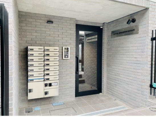 豊島区南長崎４丁目の賃貸マンションのエントランス