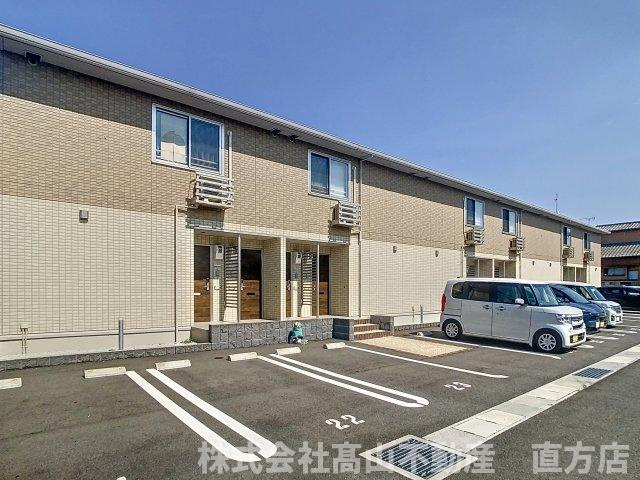 直方市大字知古のアパートの外観