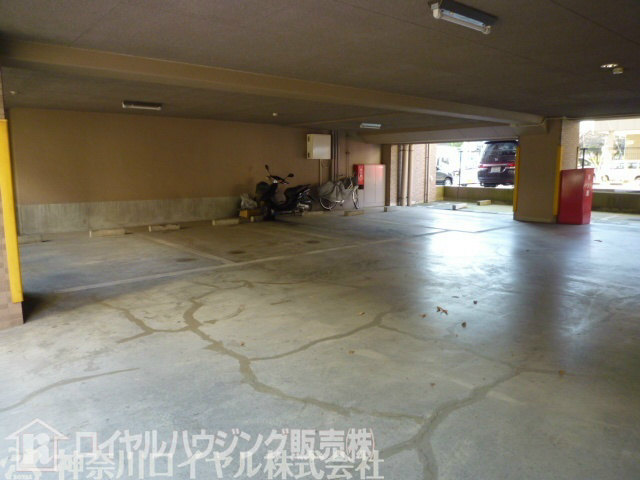 【駐車場】